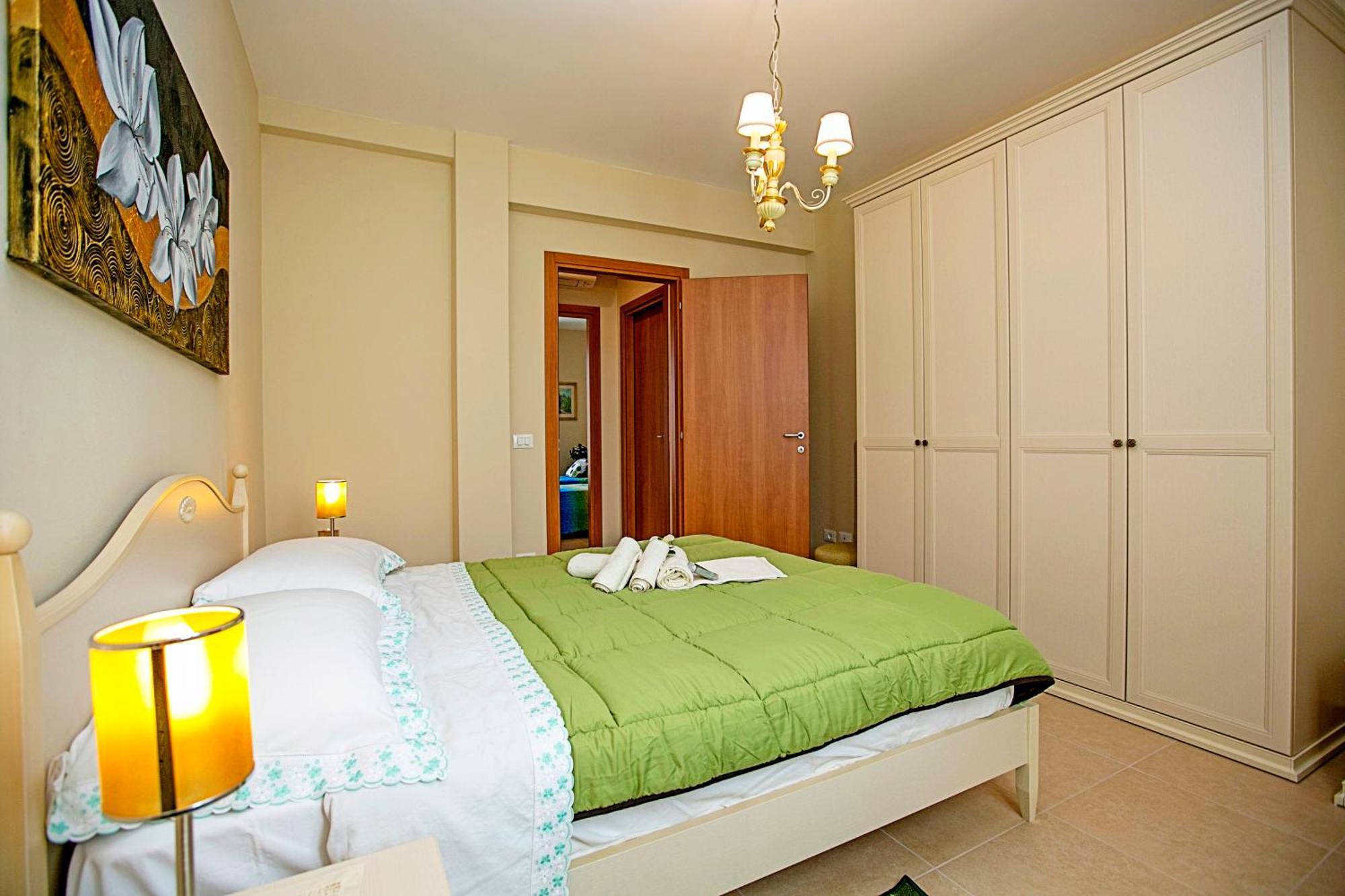 Villa Mimosa - Appartamento 2 - Happy Rentals Desenzano del Garda Buitenkant foto