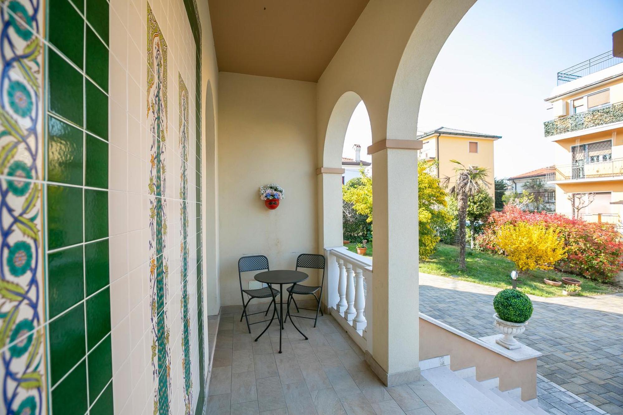 Villa Mimosa - Appartamento 2 - Happy Rentals Desenzano del Garda Buitenkant foto