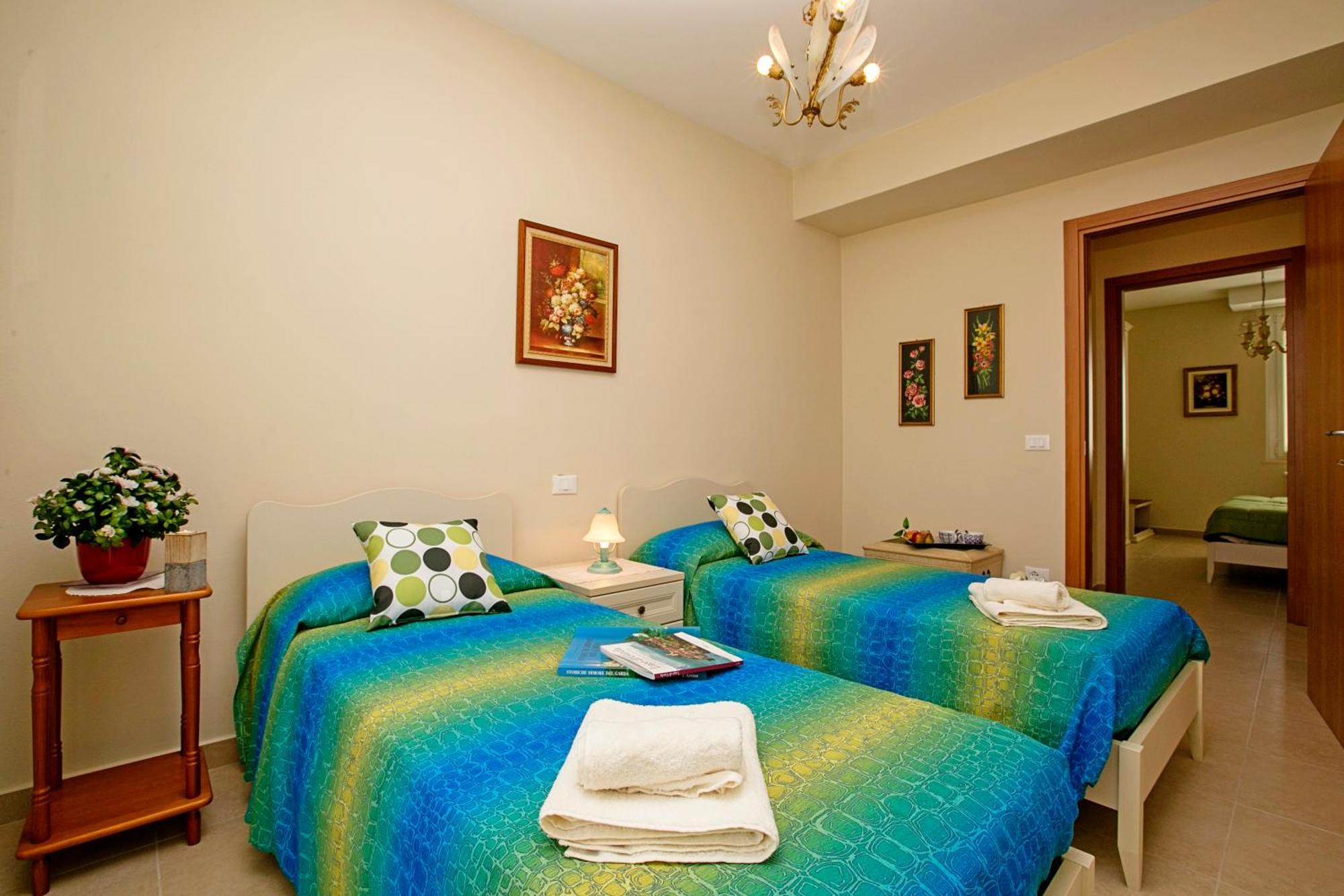 Villa Mimosa - Appartamento 2 - Happy Rentals Desenzano del Garda Buitenkant foto